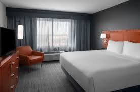 STAY · COURTYARD BY MARRIOTT - 2-NIGHT KING ROOM INCL. 2X GA+ 2-DAY TICKETS